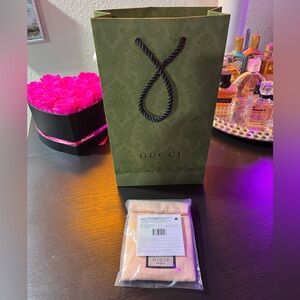 Gucci mirror 🪞 brand new still in original packaging. Comes with Gucci bag!